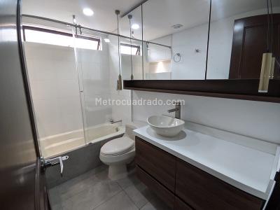 Apartamento de 3 alcobas en arriendo en El Poblado, Medellín, 270 m² · foto 20 de 20