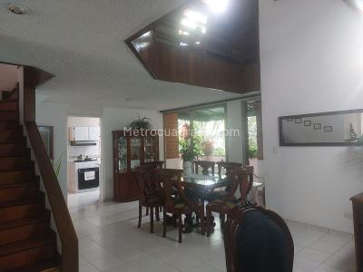 Apartamento en venta en El Poblado, Medellín · foto 7 de 18