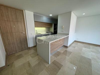 Apartamento de 2 alcobas en arriendo en Laureles, Medellín, 79 m² · foto 3 de 18