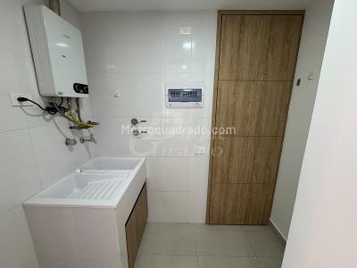 Apartamento de 2 alcobas en arriendo en Laureles, Medellín, 79 m² · foto 9 de 18