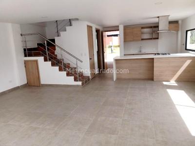 Casa de 4 alcobas en venta en Barro Blanco, Rionegro, 240 m² · foto 3 de 18