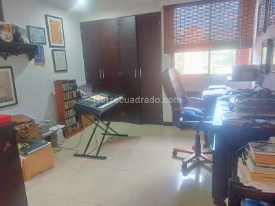 Apartamento de 3 alcobas en venta en El Poblado, Medellín, 174 m² · foto 3 de 18