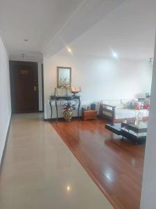 Apartamento de 3 alcobas en venta en El Poblado, Medellín, 174 m² · foto 4 de 18