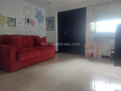 Apartamento de 3 alcobas en venta en El Poblado, Medellín, 174 m² · foto 14 de 18