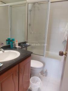 Apartamento de 2 alcobas en venta en El Poblado, Medellín, 128 m² · foto 5 de 16