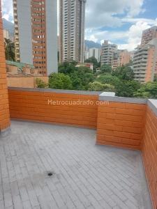 Apartamento de 2 alcobas en venta en El Poblado, Medellín, 128 m² · foto 7 de 16