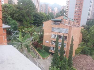 Apartamento de 2 alcobas en venta en El Poblado, Medellín, 128 m² · foto 14 de 16