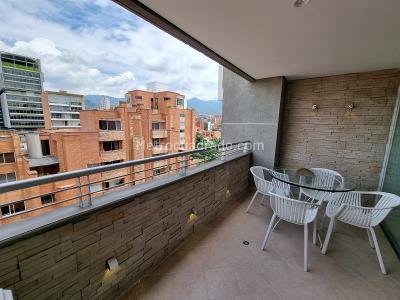 Apartamento en arriendo en Laureles, Medellín · foto 2 de 17