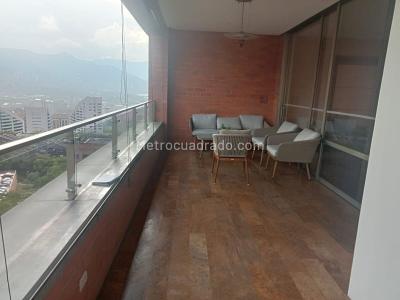 Apartamento en arriendo en El Poblado, Medellín · foto 5 de 17