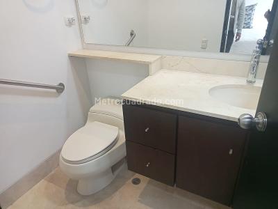 Apartamento en arriendo en El Poblado, Medellín · foto 11 de 17