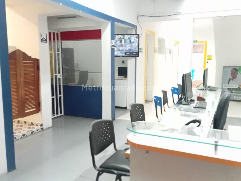 Casa Versátil de 5 Alcobas en Prado Centro - 4