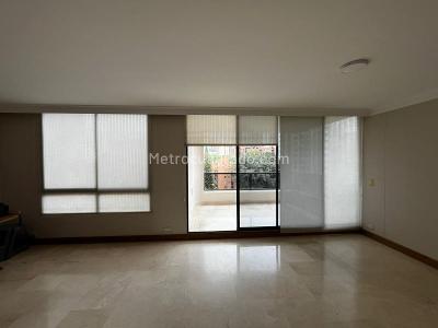 Apartamento de 3 alcobas en arriendo en El Poblado, Medellín, 144 m² · foto 4 de 20