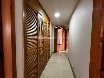 Apartamento de 3 alcobas en arriendo en El Poblado, Medellín, 144 m² · foto 14 de 20