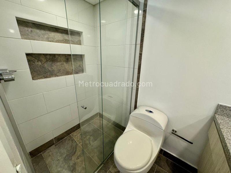 Spacious 3BR Apartment in Vizcaya, El Poblado - 8