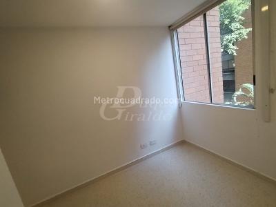 Apartamento de 2 alcobas en arriendo en El Poblado, Medellín, 98 m² · foto 15 de 16