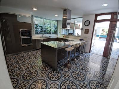 Casa de 4 alcobas en arriendo en El Escobero, Envigado, 600 m² · foto 8 de 20