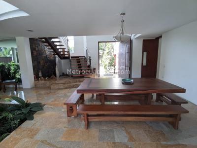 Casa de 4 alcobas en arriendo en El Escobero, Envigado, 600 m² · foto 13 de 20