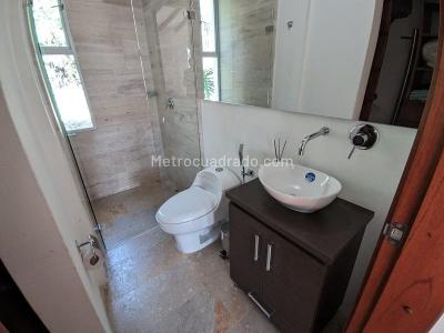 Casa de 4 alcobas en arriendo en El Escobero, Envigado, 600 m² · foto 15 de 20