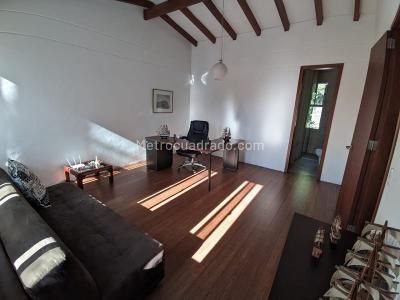 Casa de 4 alcobas en arriendo en El Escobero, Envigado, 600 m² · foto 18 de 20