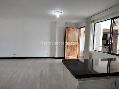 Apartamento de 3 alcobas en arriendo en Laureles, Medellín, 90 m² · foto 3 de 17