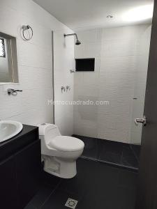 Apartamento de 3 alcobas en arriendo en Laureles, Medellín, 90 m² · foto 9 de 17