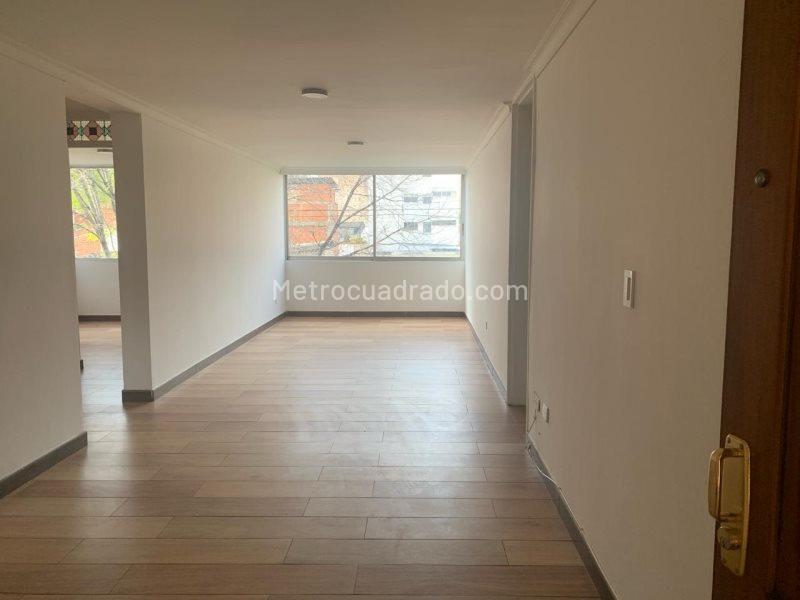 2BR Apartment on 3rd Floor in Laureles