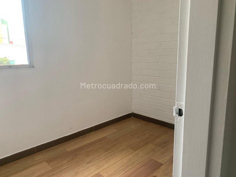 Apartamento en 3er Piso con 2 Alcobas en Laureles - 6