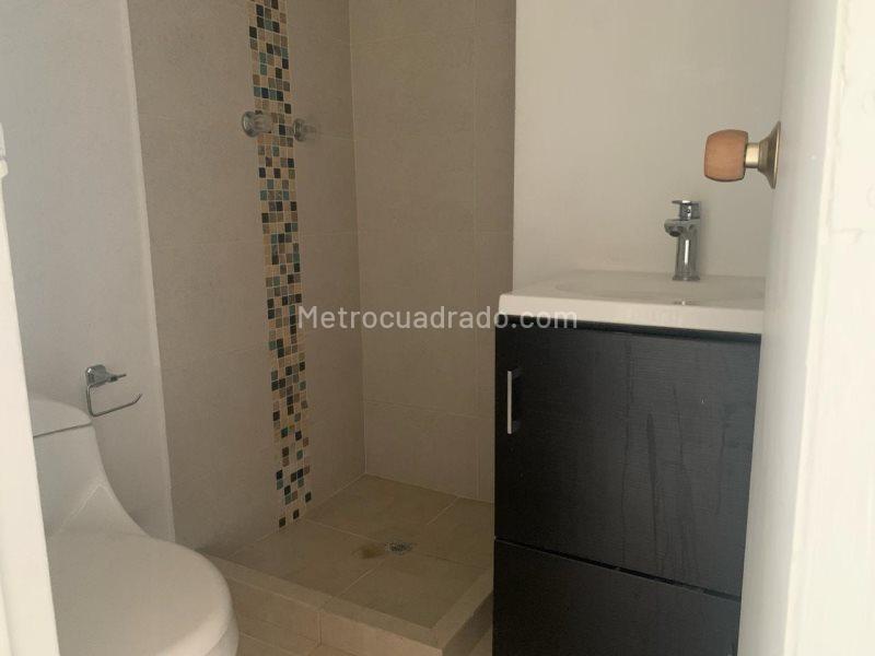 Apartamento en 3er Piso con 2 Alcobas en Laureles - 7