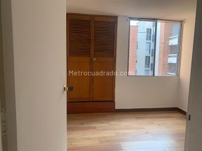 Apartamento de 2 alcobas en arriendo en Laureles, Medellín, 89 m² · foto 11 de 12