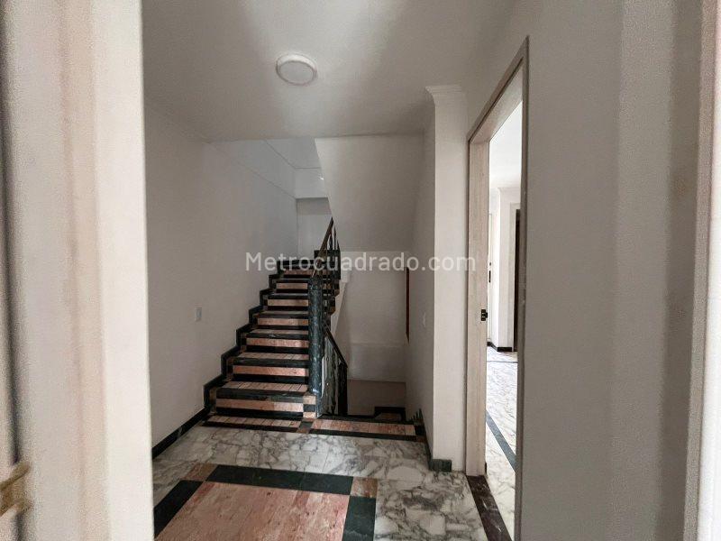 Apartamento Grande de 5 Alcobas en Laureles - 6