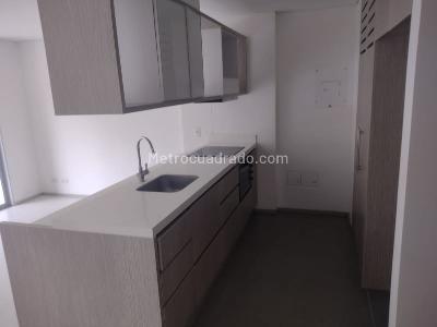 Apartaestudio en venta en Aeropuerto, Rionegro, 62 m² · foto 3 de 12
