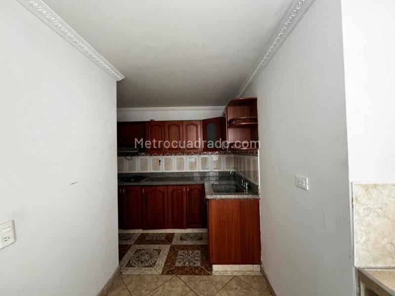 3BR Apartment for Rent in Veldromo (Laureles) with Parking - 3