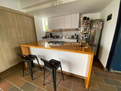 Apartamento en venta en El Poblado, Medellín · foto 2 de 7