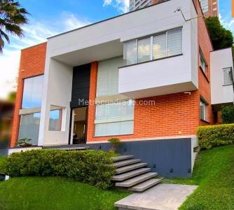 Casa de 5 alcobas en venta en El Trapiche, Sabaneta, 697 m² · foto 2 de 20