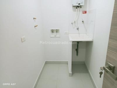 Apartamento de 2 alcobas en arriendo en El Poblado, Medellín, 90 m² · foto 8 de 17