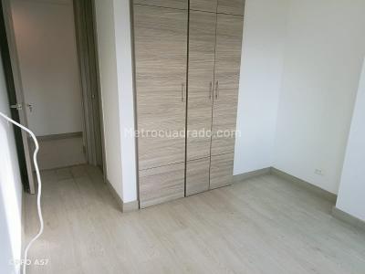 Apartamento de 2 alcobas en arriendo en El Poblado, Medellín, 90 m² · foto 10 de 17