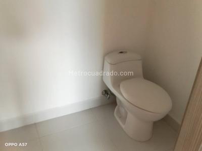 Apartamento de 2 alcobas en arriendo en El Poblado, Medellín, 90 m² · foto 11 de 17