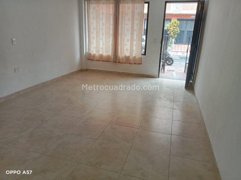 Casa en Arriendo de 4 Alcobas en Santa Fe (Primer Piso)