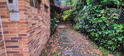 Casa de 3 alcobas en venta en Loma El Escobero, Envigado, 500 m² · foto 4 de 20