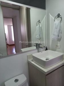 Apartamento de 2 alcobas en venta en Las Lomitas, Sabaneta, 80 m² · foto 9 de 20