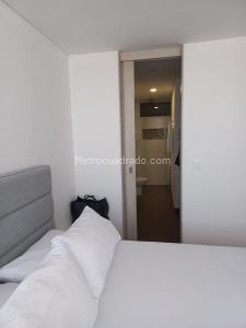 Apartamento de 2 alcobas en venta en Las Lomitas, Sabaneta, 80 m² · foto 16 de 20