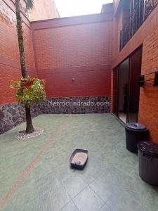 Casa de 5 alcobas en venta en San Jose, Sabaneta, 410 m² · foto 4 de 20