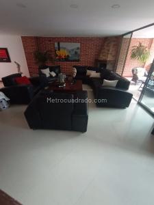 Casa de 5 alcobas en venta en San Jose, Sabaneta, 410 m² · foto 5 de 20