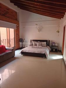 Casa de 5 alcobas en venta en San Jose, Sabaneta, 410 m² · foto 15 de 20