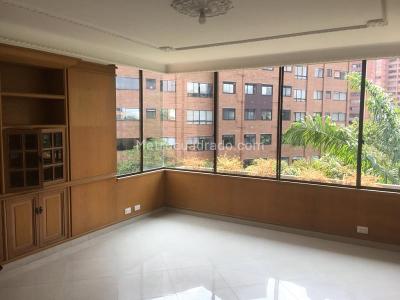 Apartamento de 5 alcobas en venta en El Poblado, Medellín, 260 m² · foto 2 de 19
