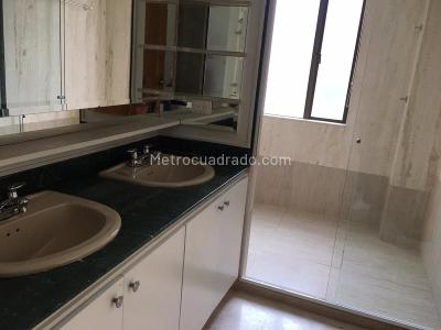 Apartamento de 5 alcobas en venta en El Poblado, Medellín, 260 m² · foto 6 de 19