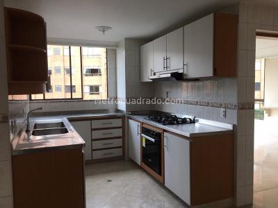 Apartamento de 5 alcobas en venta en El Poblado, Medellín, 260 m² · foto 16 de 19