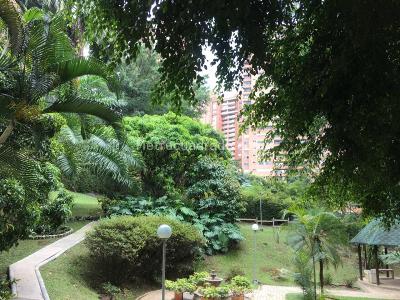 Apartamento de 5 alcobas en venta en El Poblado, Medellín, 260 m² · foto 18 de 19