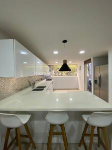 Casa de 5 alcobas en venta en El Poblado, Medellín, 260 m² · foto 6 de 19