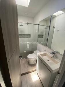 Casa de 5 alcobas en venta en El Poblado, Medellín, 260 m² · foto 12 de 19